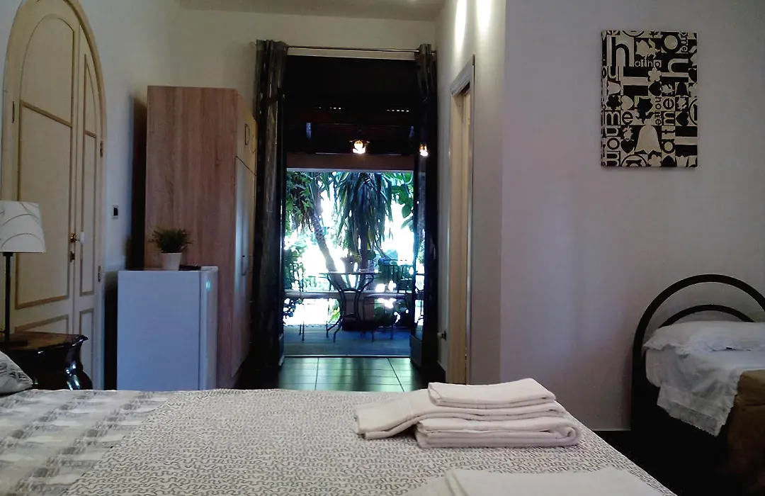 B&B Villa Lidia with parking&jacuzzi-1